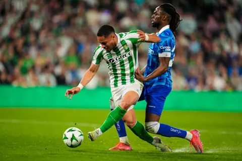 ريال بيتيس يتأهل لدور الـ 16 من دوري المؤتمر الأوروبي رغم الهزيمة أمام جينت